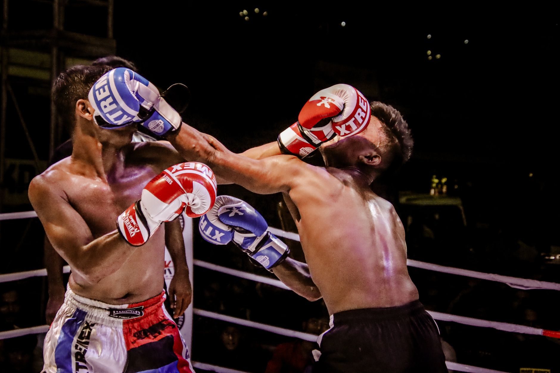 Catch Every Punch Live Boxing Streams for Free on Fight Night
